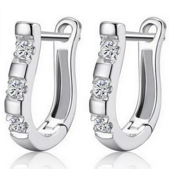 🎀925 Minimalist Diamond Accent Hug Hoops - Picture 3 of 4